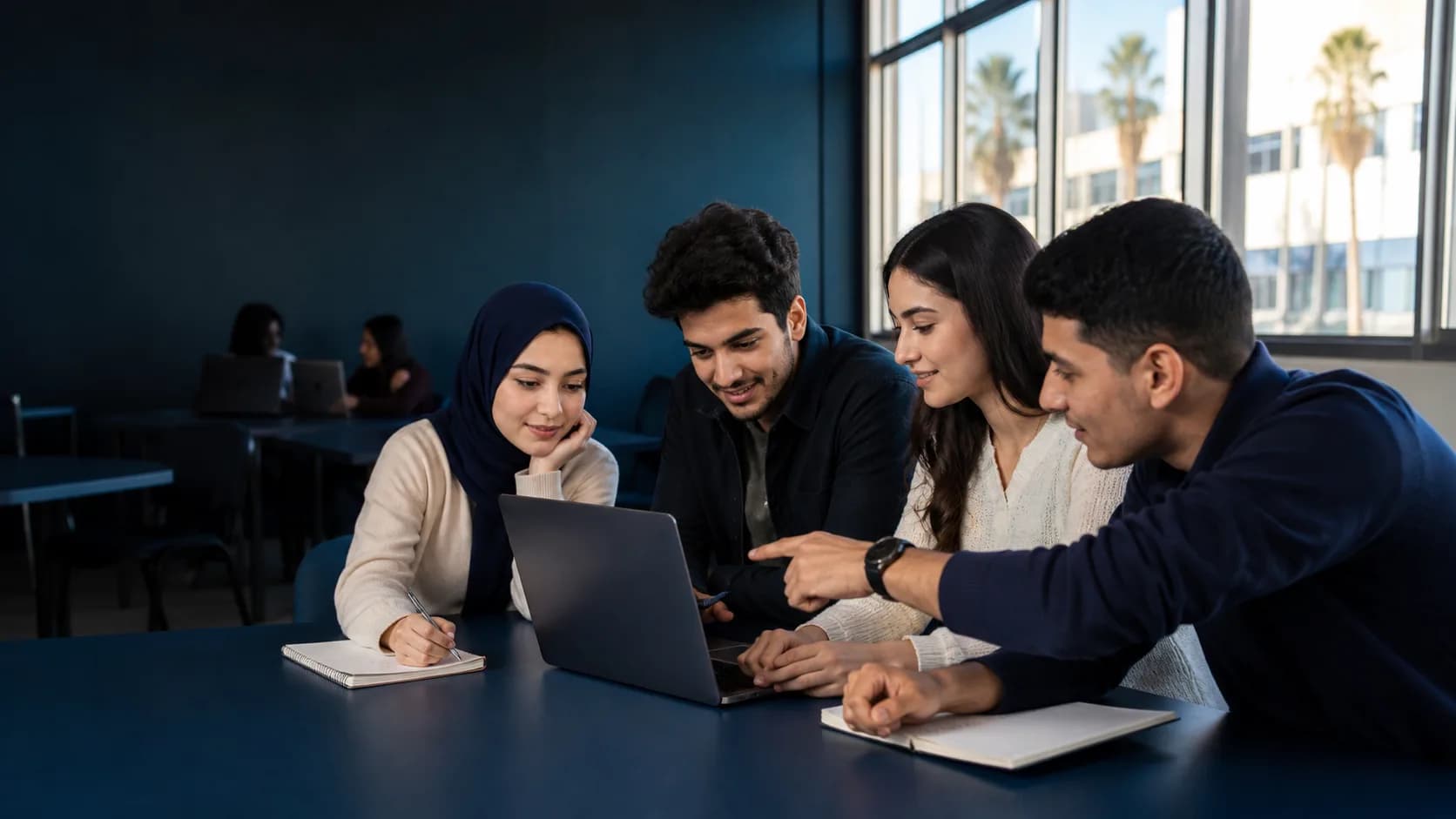 Illustration d’étudiants travaillant sur un projet numérique