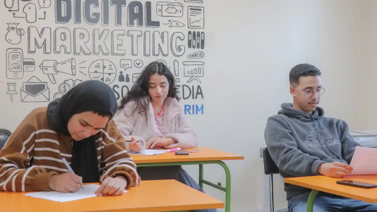 Étudiants de l’ESRIM en salle de cours